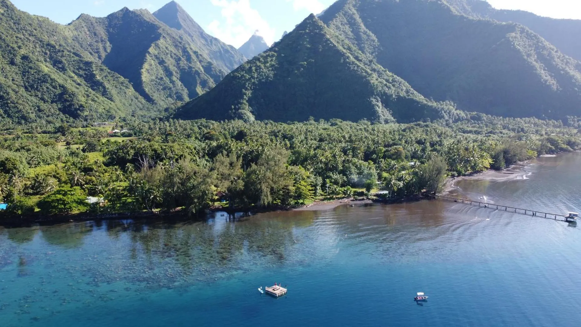 Tahiti-Bungalow At Teahupoo: Beachfront With Pountoon And Mini Pool 0*, Teahupoo