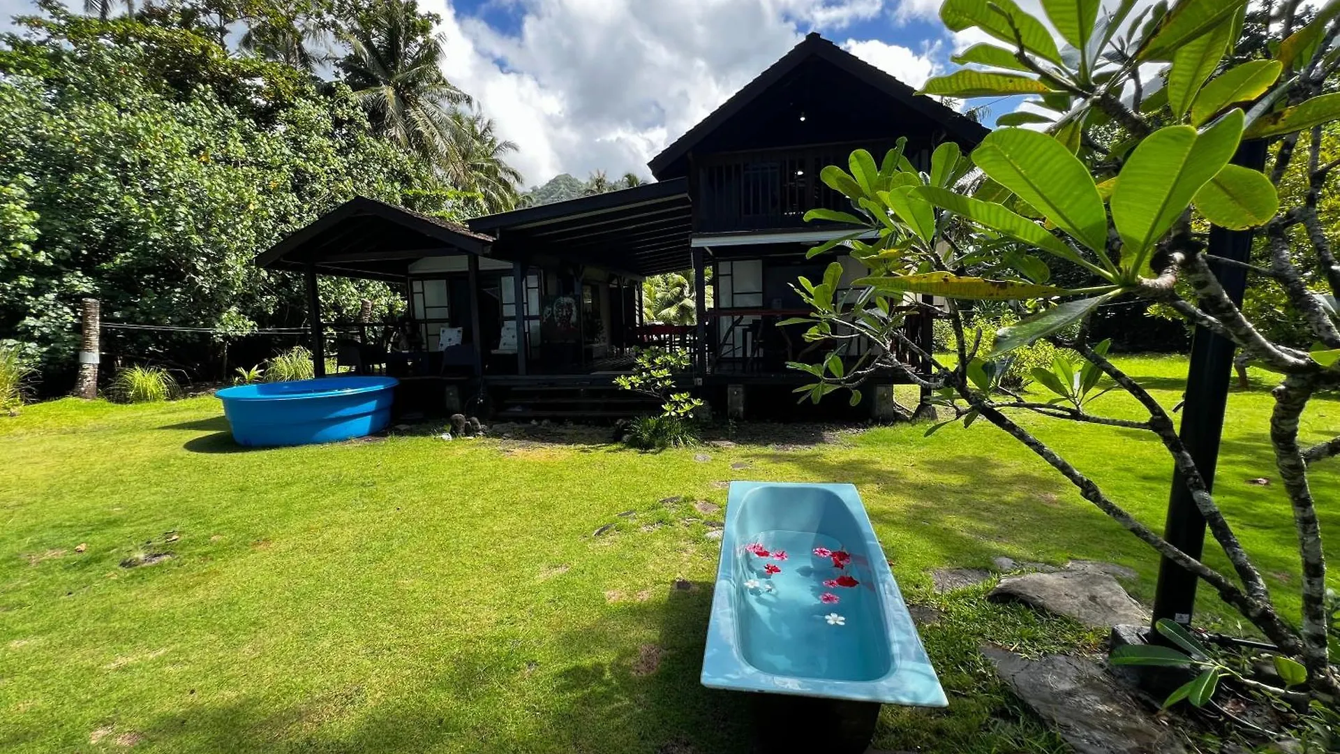 Tahiti-Bungalow At Teahupoo: Beachfront With Pountoon And Mini Pool 0*, Teahupoo Französisch-Polynesien