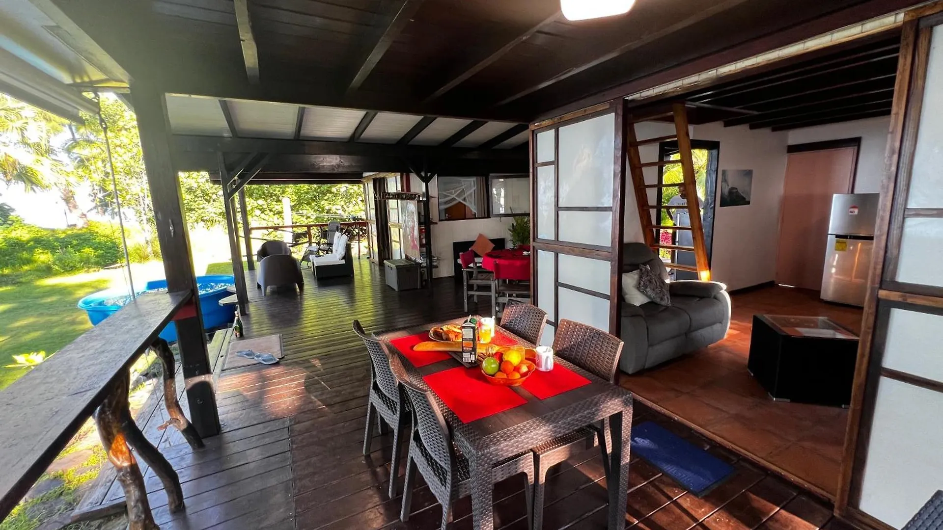 Tahiti-Bungalow At Teahupoo: Beachfront With Pountoon And Mini Pool Teahupoo